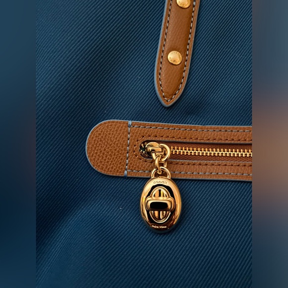 Coach Sawyer Tote Bag - Picture 4 of 6